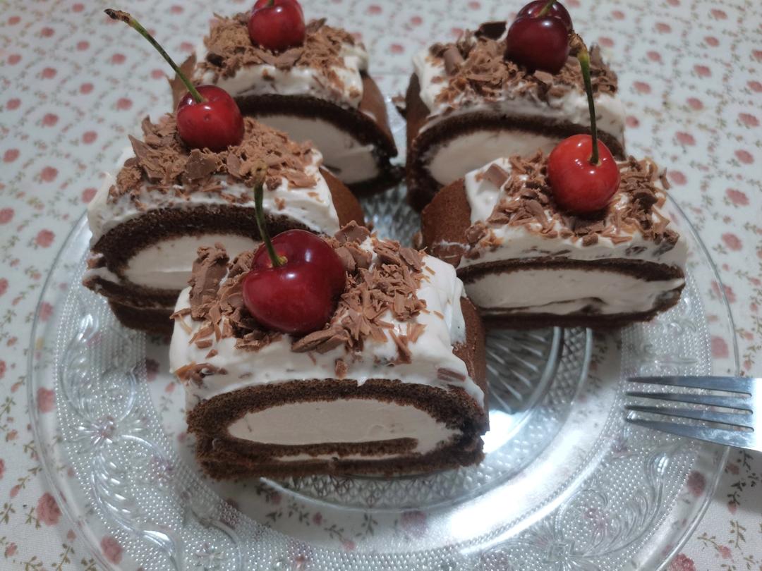 黑森林蛋糕卷