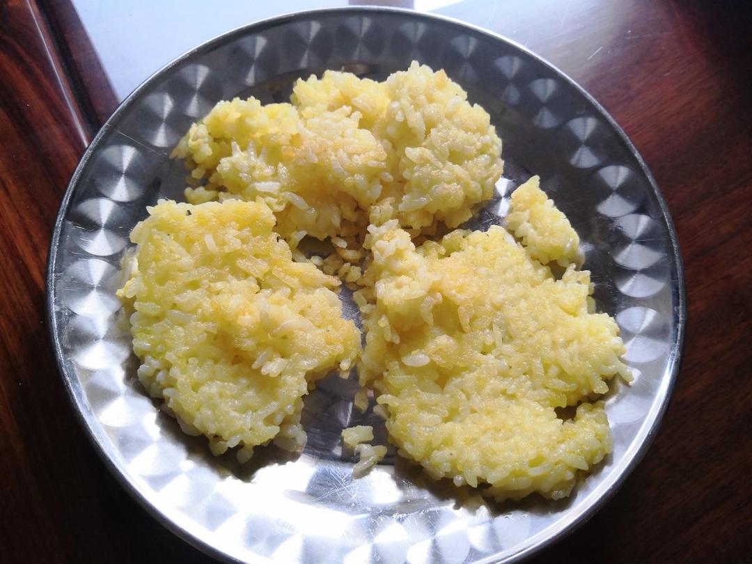 鸡蛋米饭饼