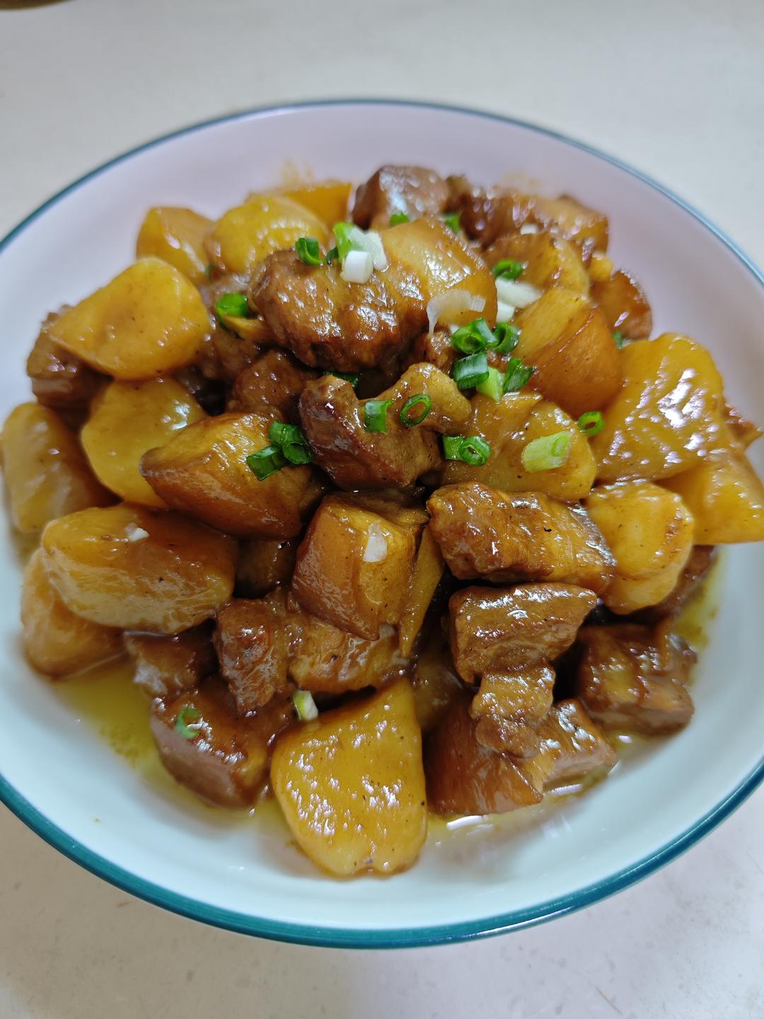 红烧肉炖土豆（丝毫不腻）
