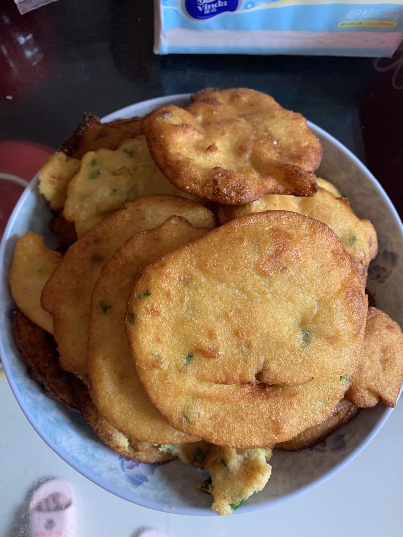 炒菜小新做的简单好吃的油饼-福建小吃