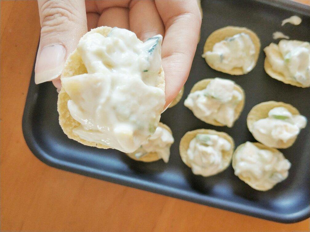 薯片牛油果大虾沙拉