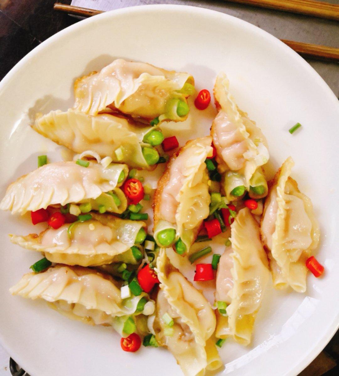 鲜肉锅贴