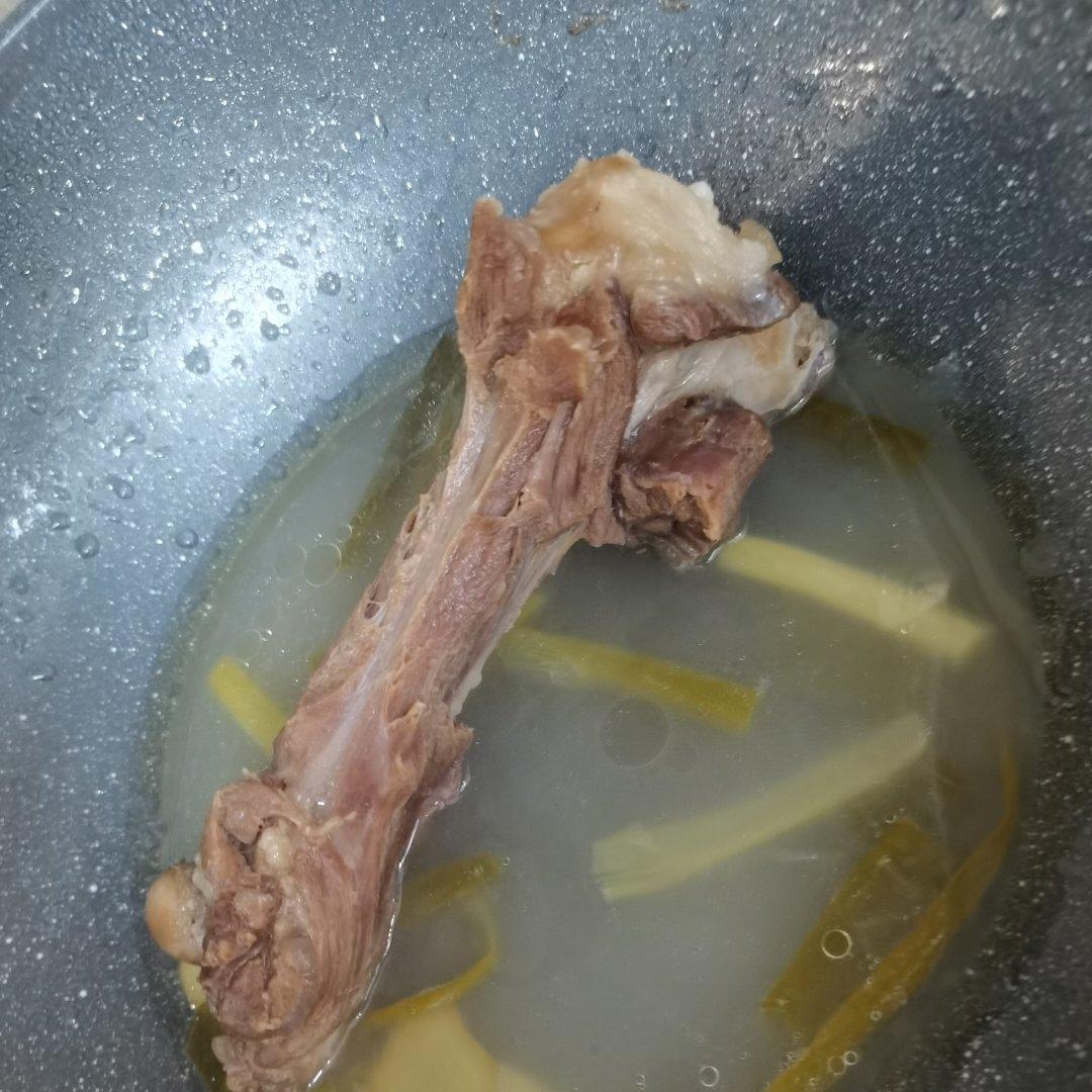 炖羊骨头（内蒙人的做法）