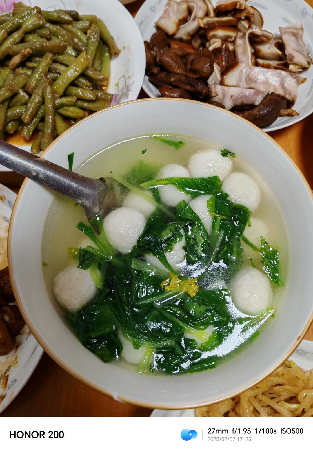 简单易学，清淡好喝～鱼丸鸡蛋菠菜汤