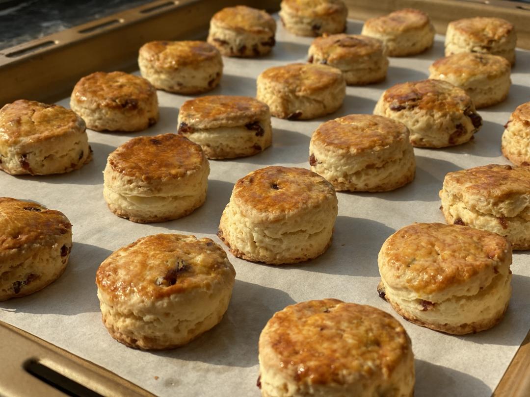 消耗淡奶油的司康