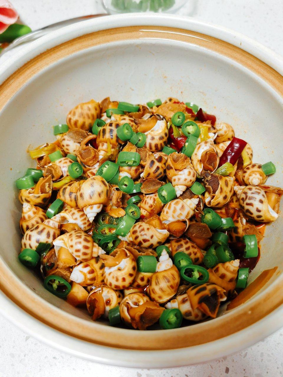 秋天用醉酒煮花螺，再配杯冰啤酒，特别过瘾