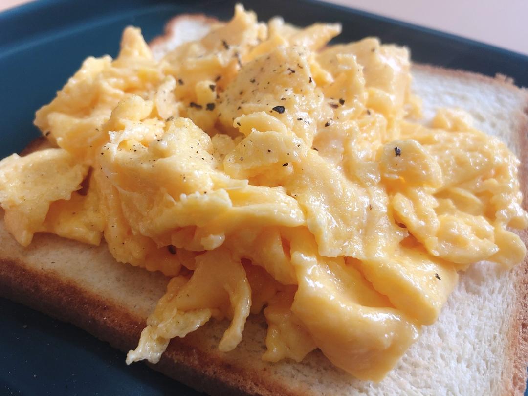 美式炒蛋 scrambled eggs