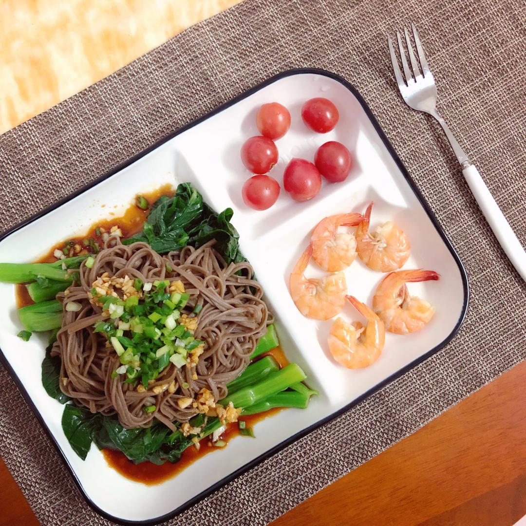 夏日凉拌荞麦面