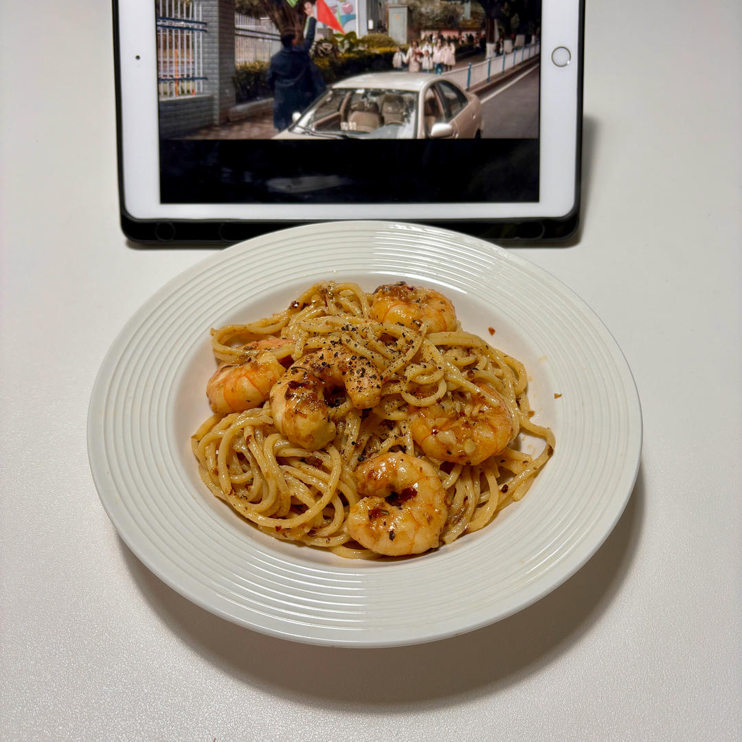 奶油蒜香虾仁意面