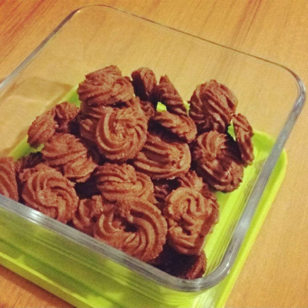 挤花毫无压力的巧克力曲奇