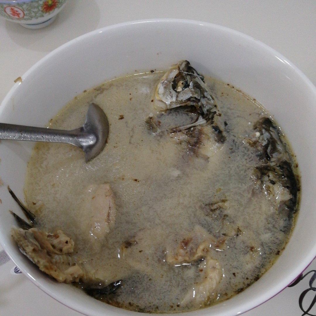 奶白鲫鱼汤（视频，只用10分钟）
