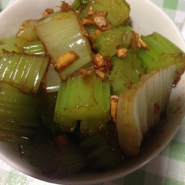 凉拌芹菜（简洁版）