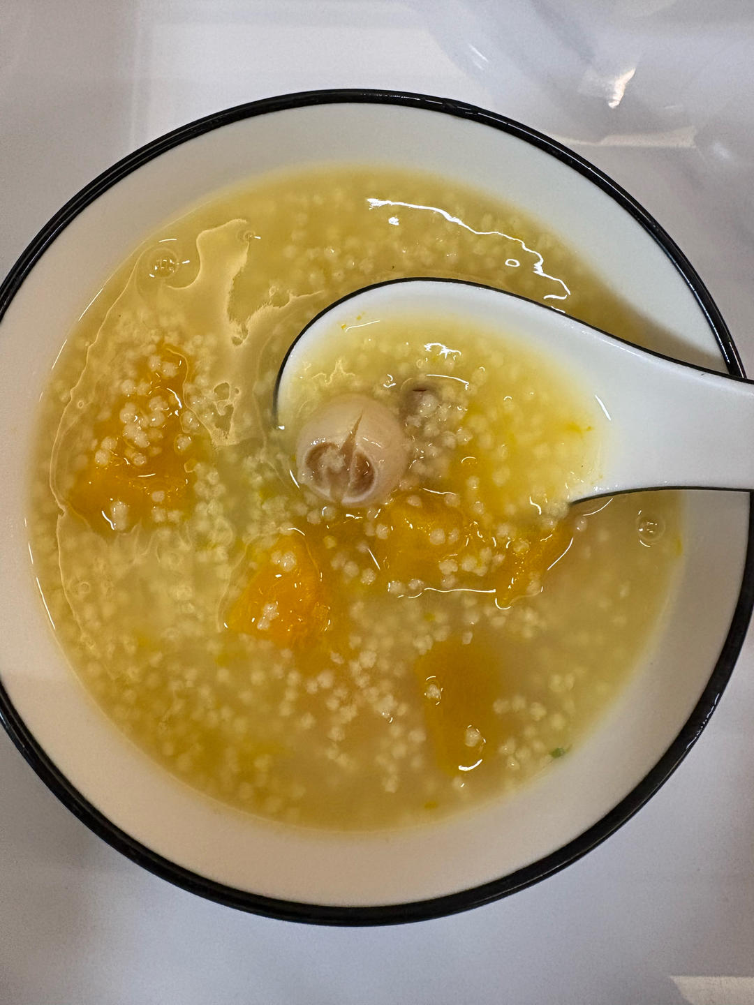 养胃小米莲子南瓜粥