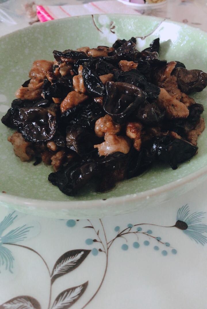 超下饭的木耳炒肉