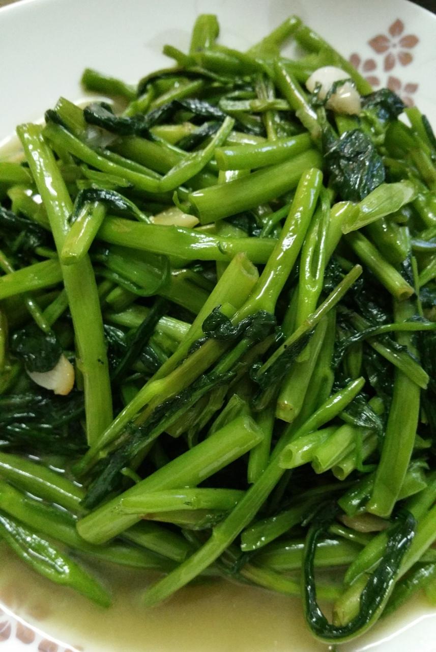 勤快的馋猫做的腐乳空心菜