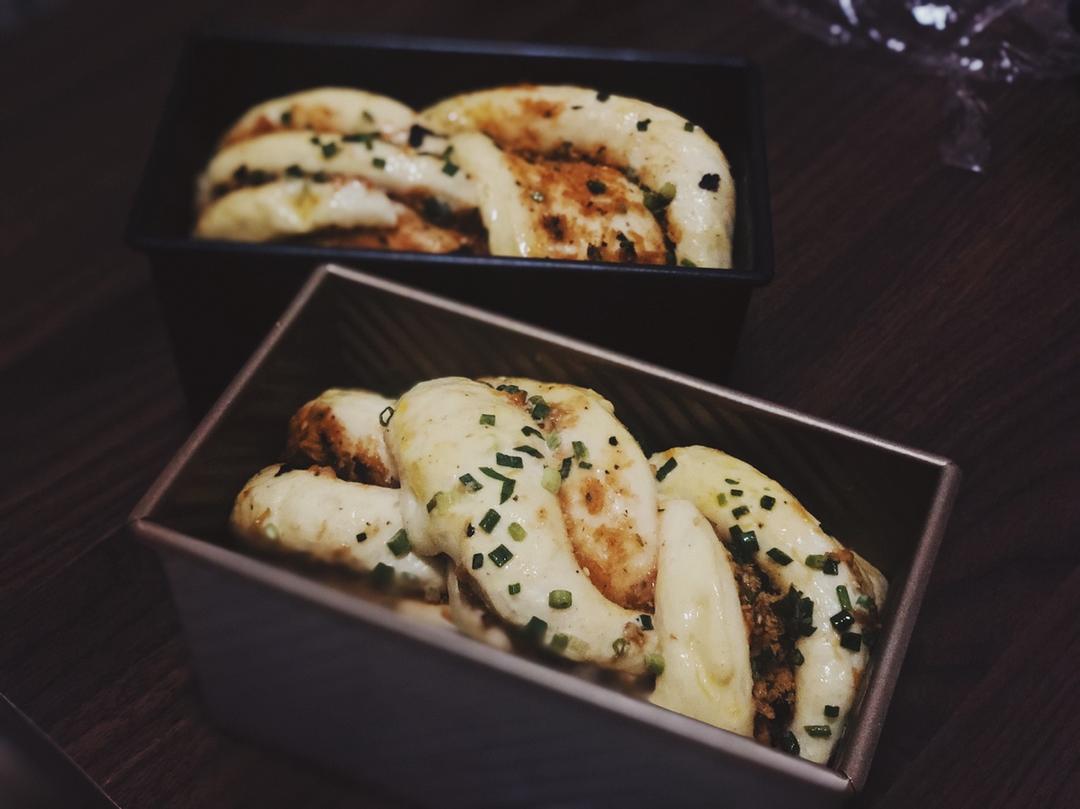 香葱肉松手撕吐司