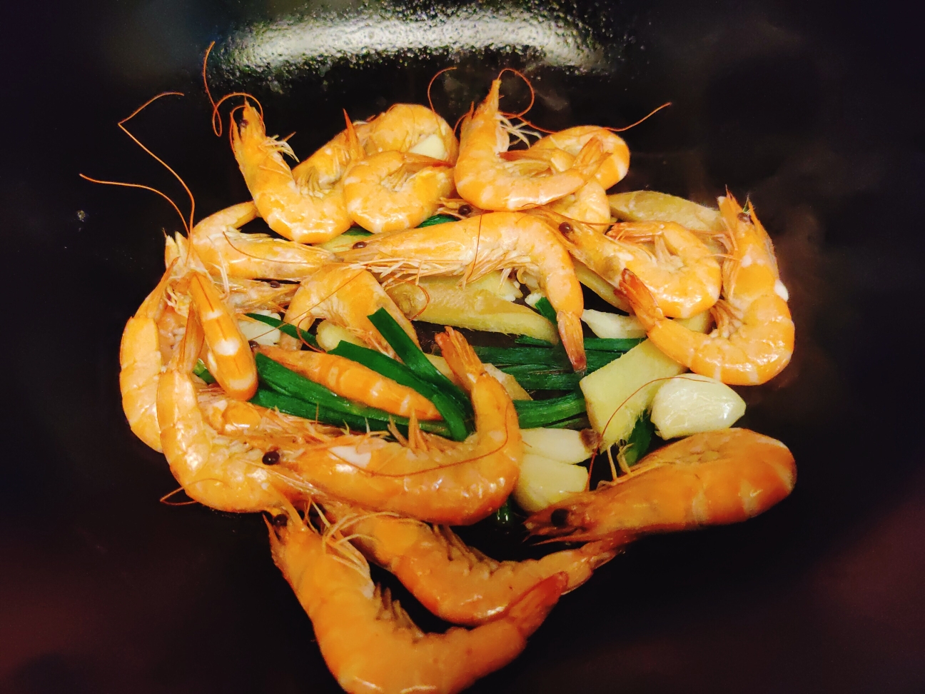 姜葱焖虾的做法