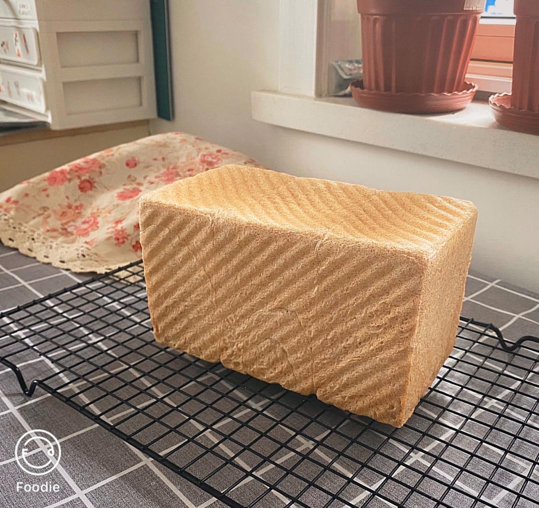 65%全麦吐司 王后粗麸/粗粒全麦粉 无奶低糖低油也可以很松软的粗粒全麦吐司