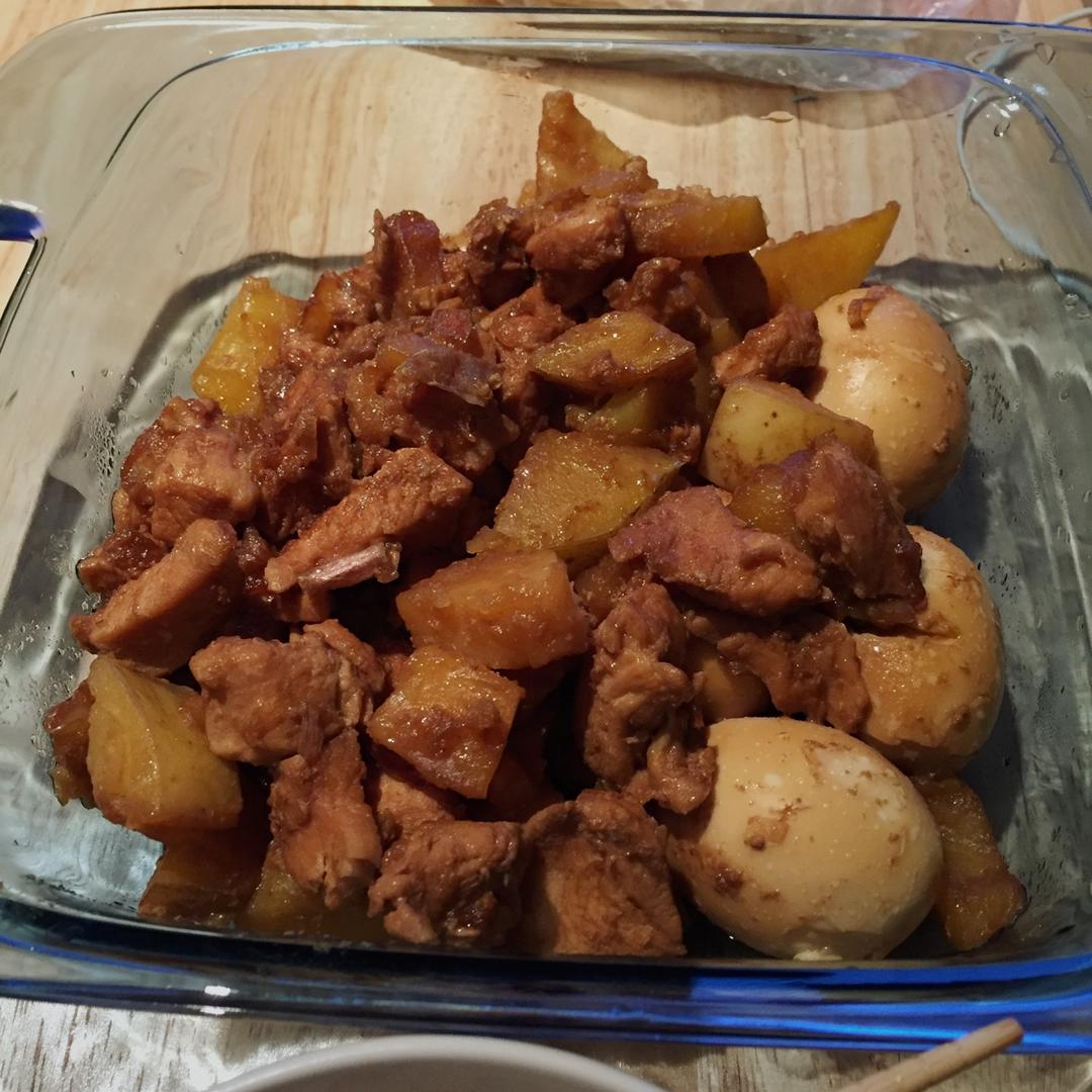 土豆炖鸡肉
