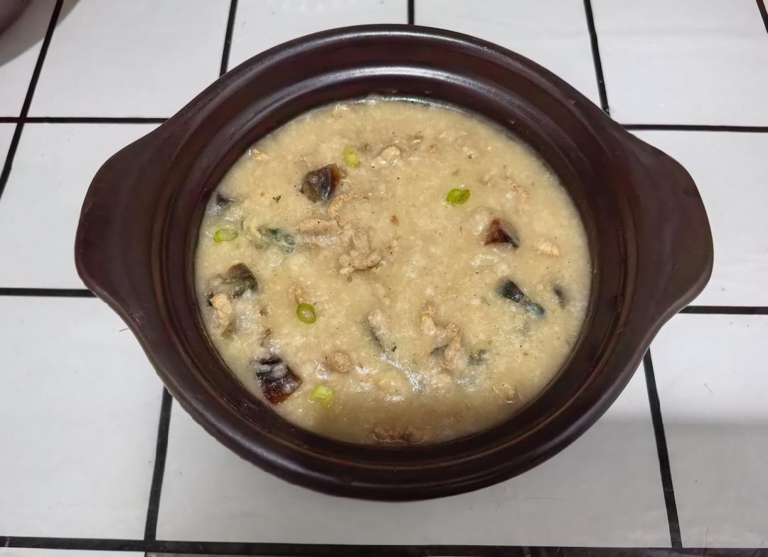 皮蛋瘦肉粥的做法