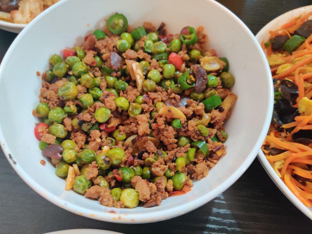 超级下饭的肉沫青豆