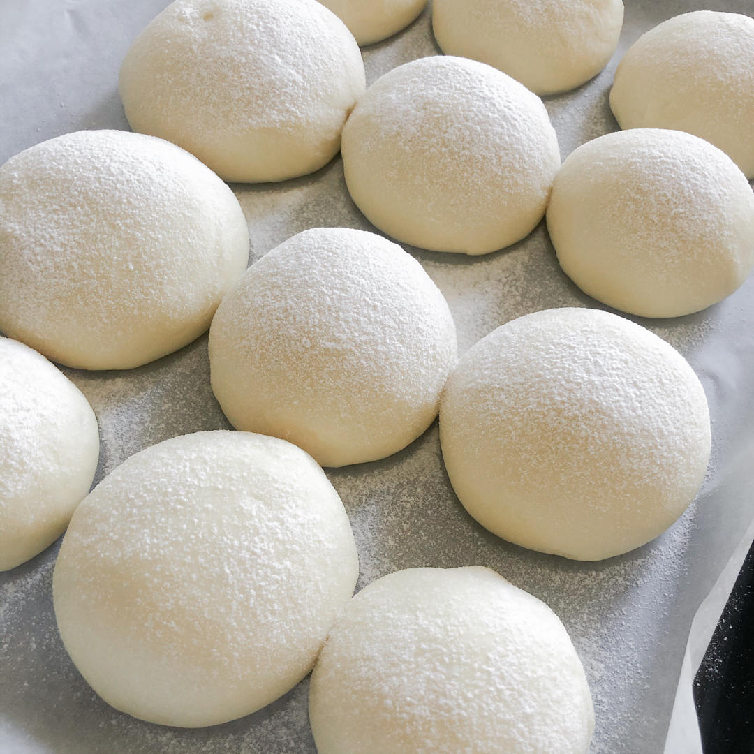 如云朵般☁️ 软白淡奶油餐包｜消耗淡奶油