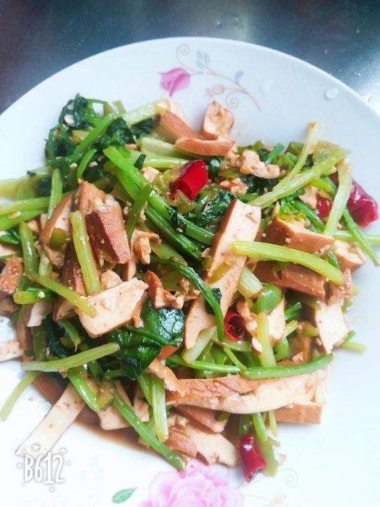 芹菜炒香干