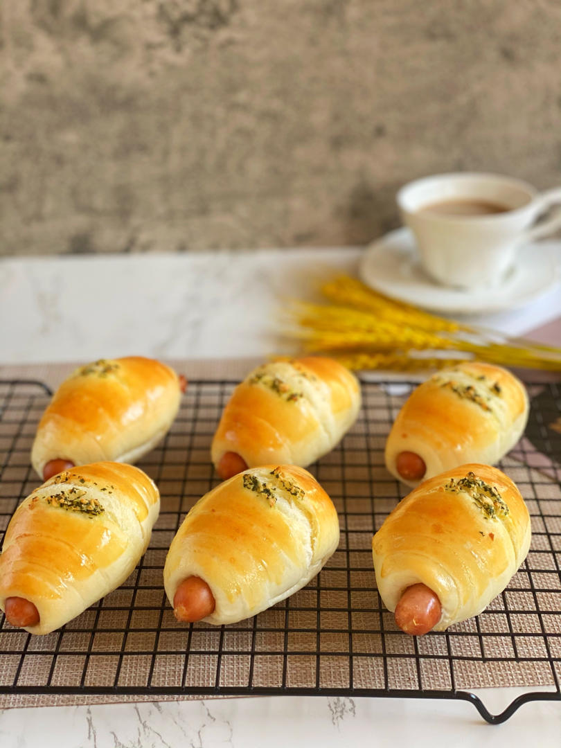 蒜香火腿肠面包(小热狗)给无肉不欢的你～孙小美的手作
