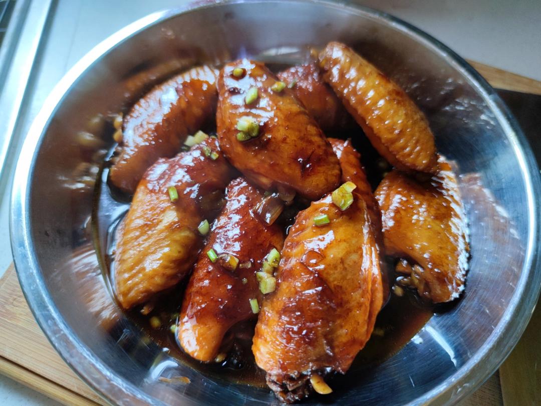 厨师长教你：“可乐鸡翅”的家常做法，味道鲜嫩可口，先收藏起来