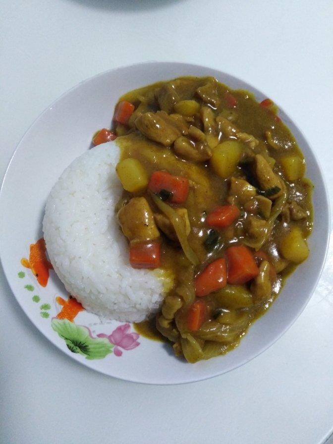土豆咖喱鸡肉饭