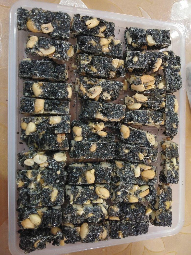 黑芝麻花生糖