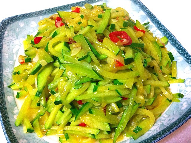 辣香酱烧南瓜丝