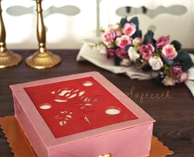 玫瑰礼盒——女神节蛋糕的做法