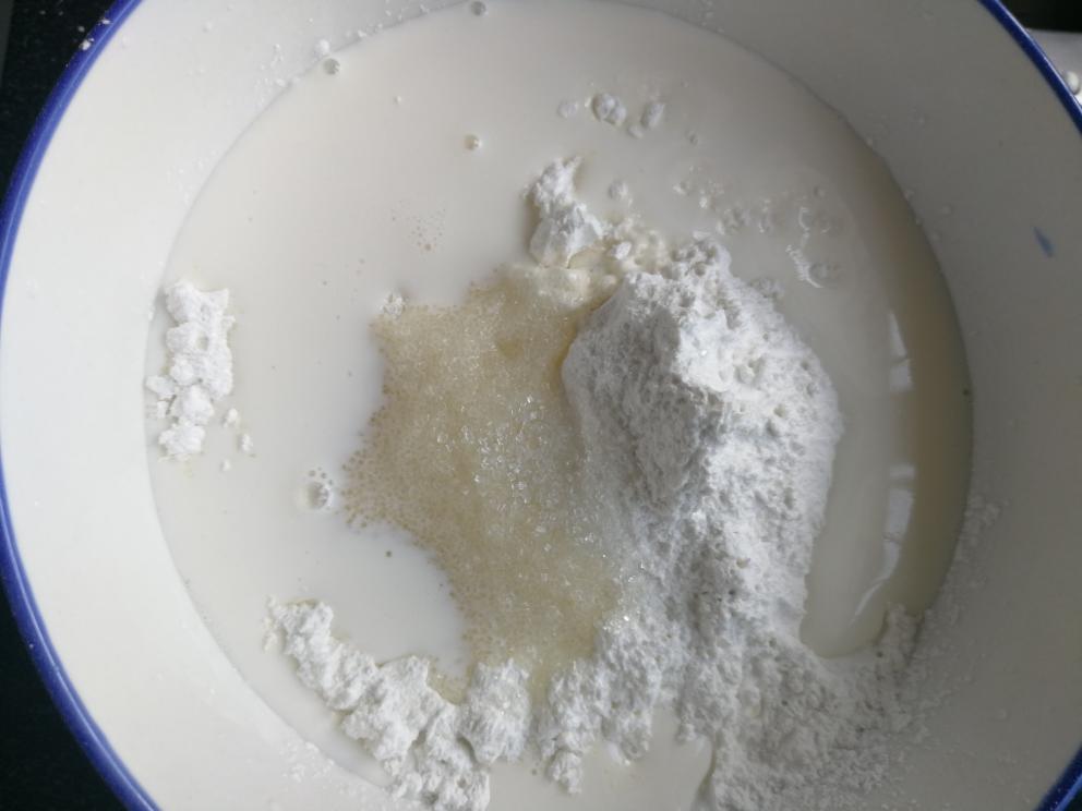 纯奶手撕吐司的做法 步骤1