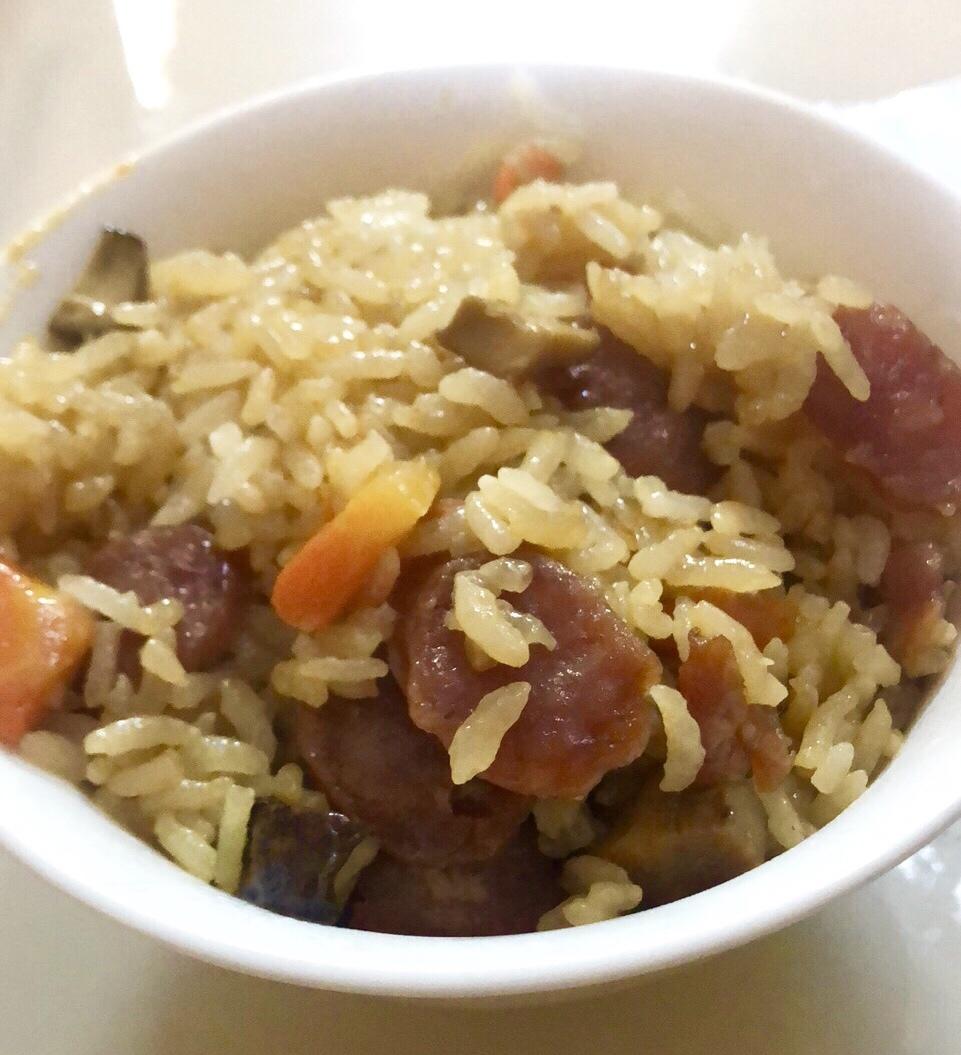 电饭锅版香菇腊肠饭