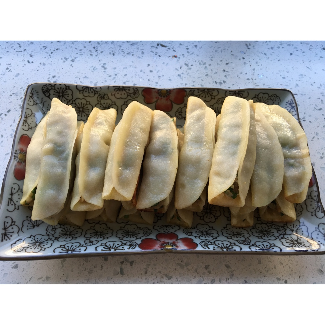春食韭菜之【鲜肉锅贴】