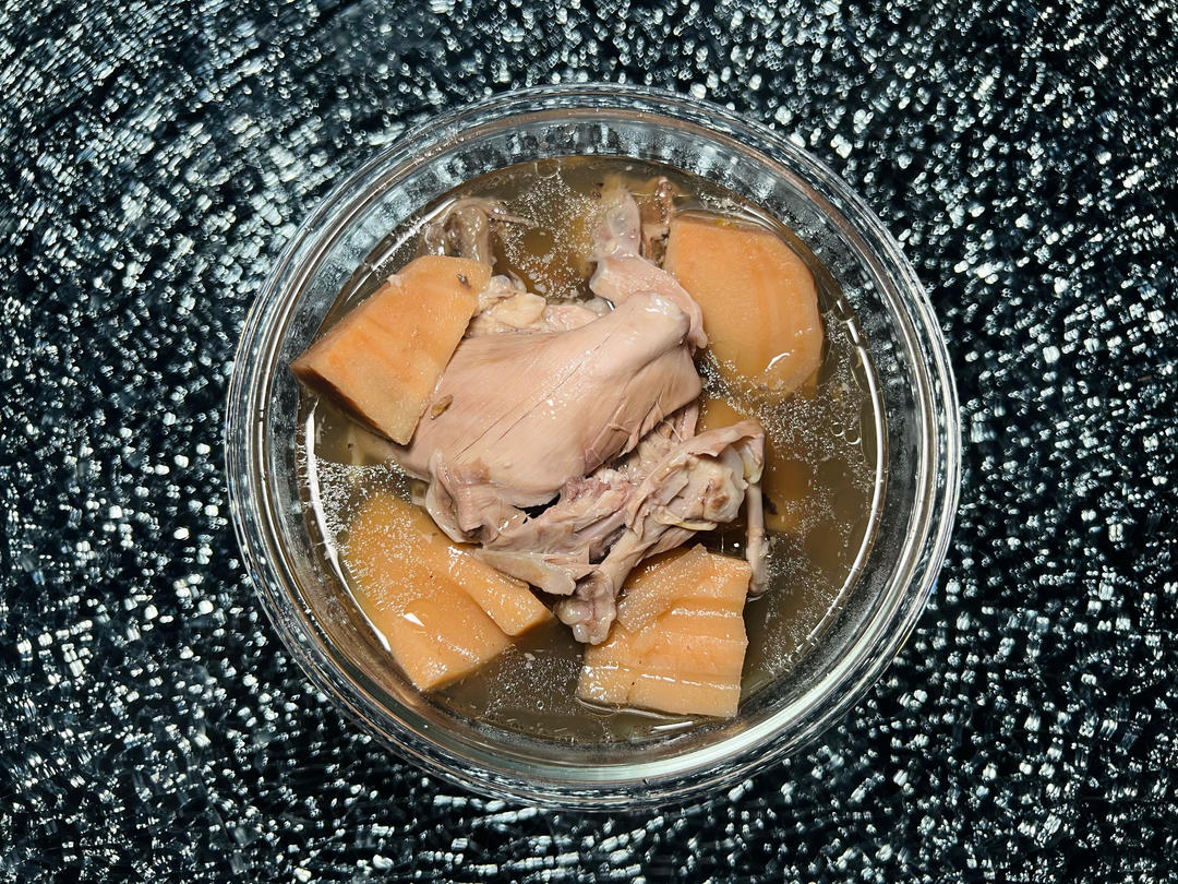 绿豆莲藕鸽子汤