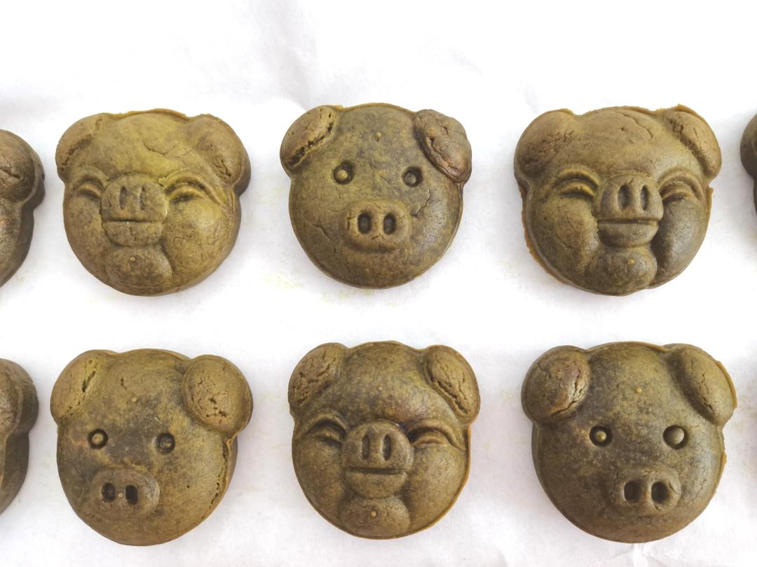 抹茶豆沙猪仔饼🐷的做法