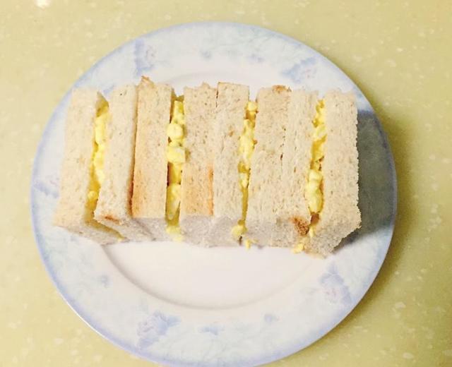低脂美味早餐～鸡蛋三明治的做法