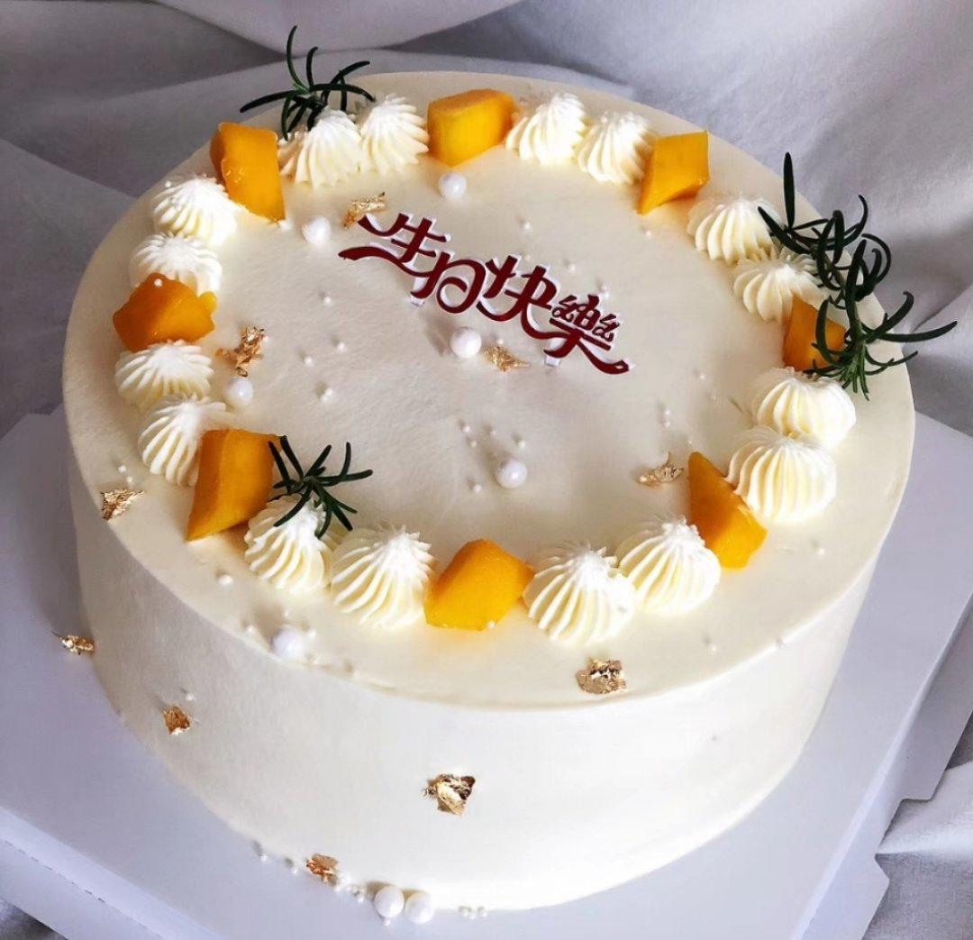 简单的水果生日蛋糕（适合不会摸面的新手）