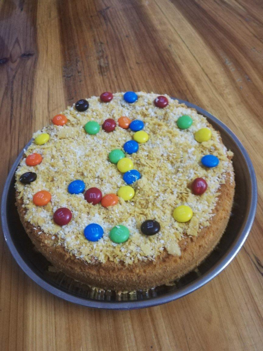 新手必成8寸生日蛋糕（详细多图干货经验分享，解决戚风蛋糕塌陷，奶油饰面涂不好，烤箱温度不好掌握等各种问题）