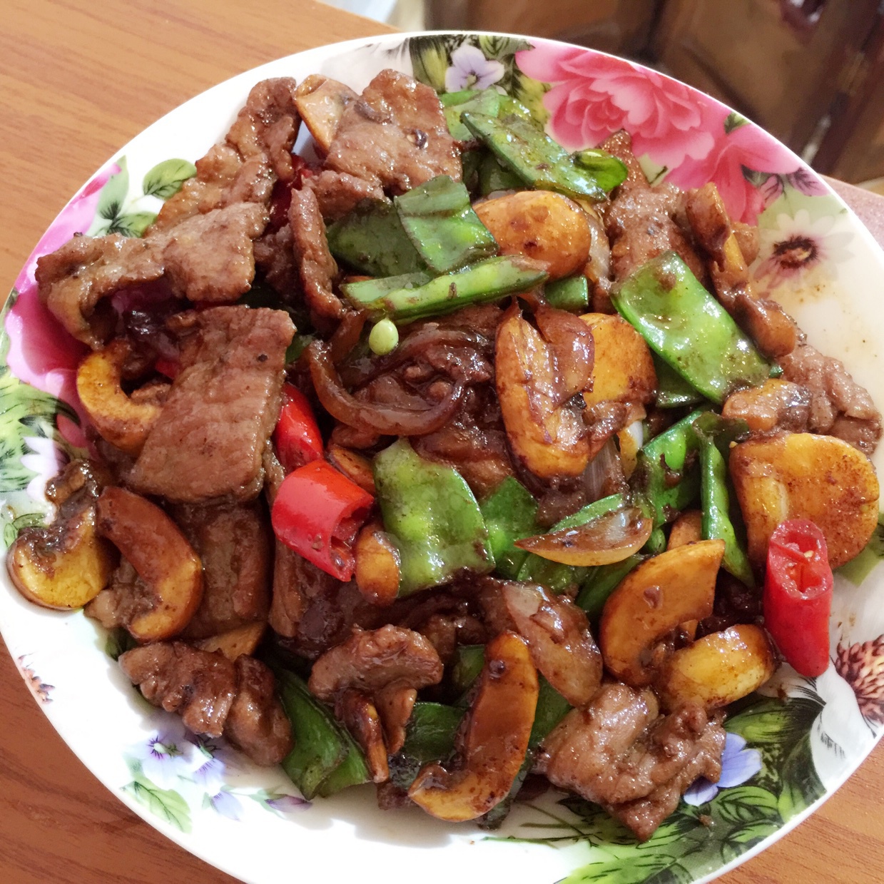 蒜香牛肉荷兰豆 Mongolian Beef
