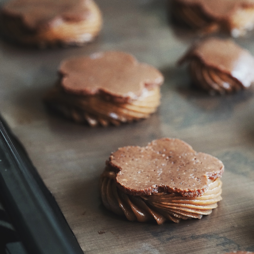 巧克力酥皮泡芙