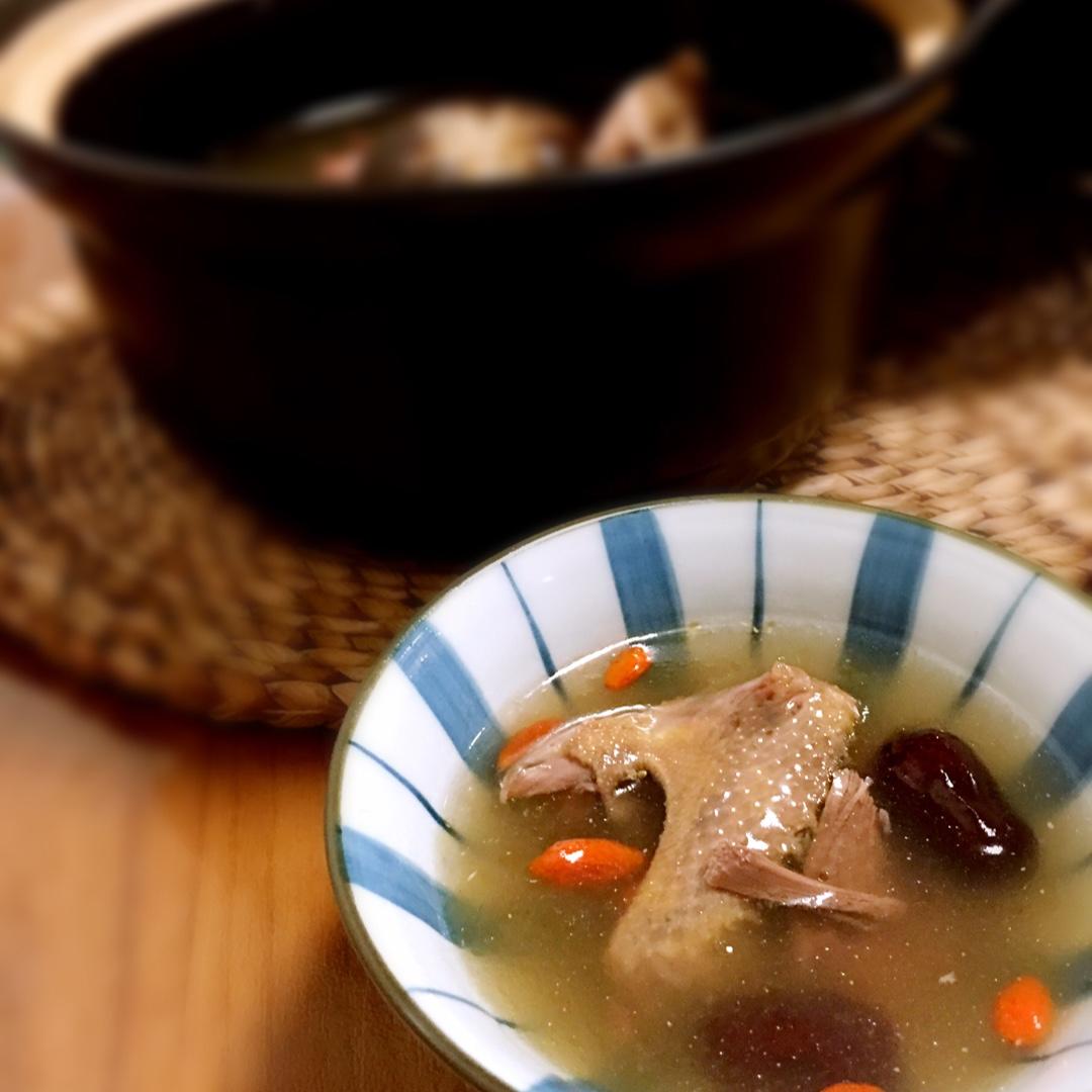 炖鸽子汤