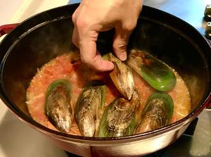 鲜！虾汤煮青口的做法 步骤5