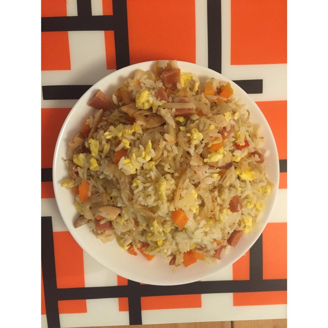 粒粒炒饭（米饭不粘粒粒分明的方法）