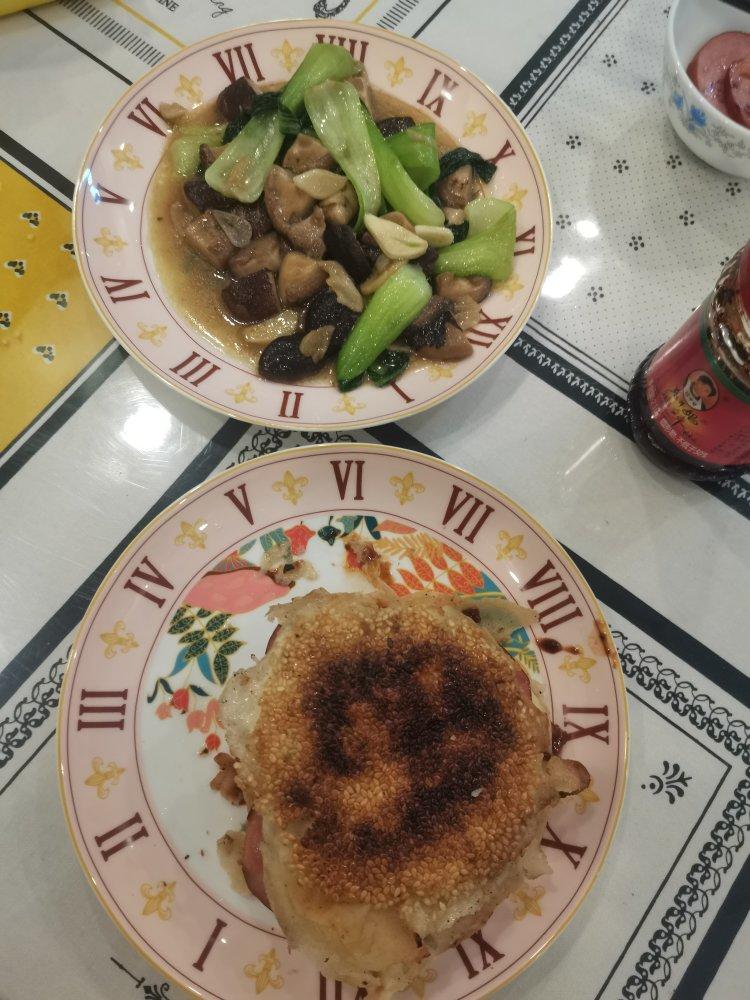 蘑菇炒青菜