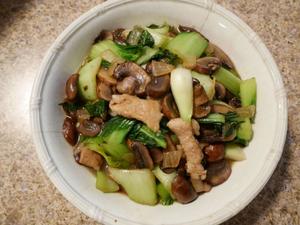 青菜蘑菇炒肉片的做法 步骤5
