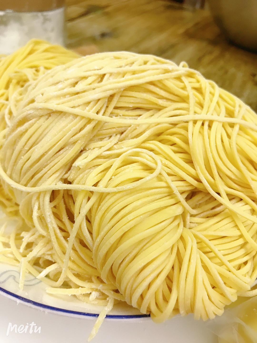 纯鸡蛋面条的做法