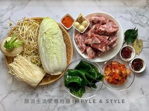 韩式辣白菜猪骨汤的做法 步骤1